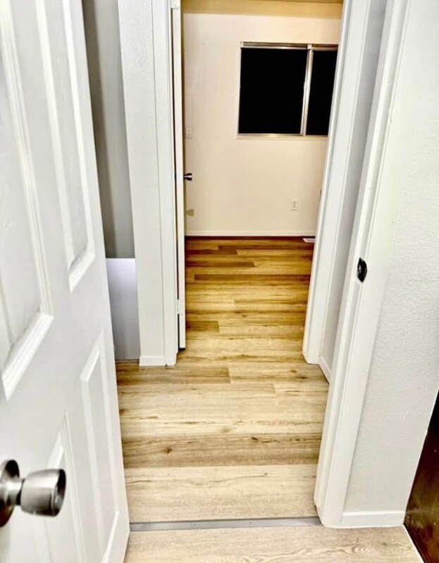 Building Photo - 672 W 700 S