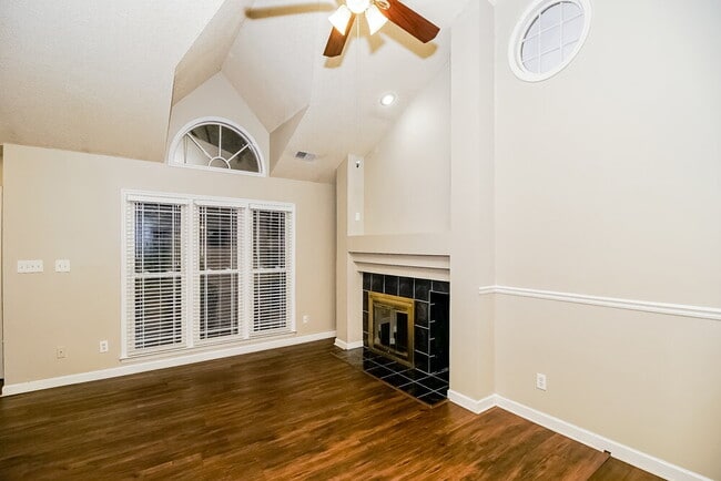 Building Photo - 7912 Trotter Rd