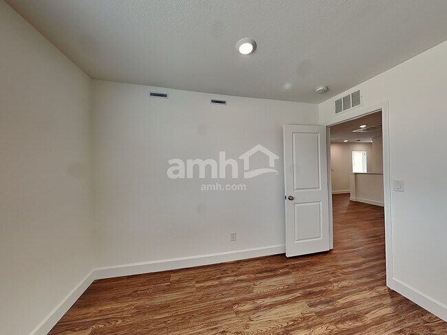 Building Photo - 9156 Liberty Cap Ct