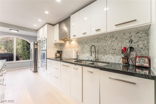 Building Photo - 3024 Bel Air Dr