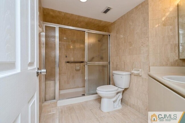 Building Photo - 30 S Adelaide Ave