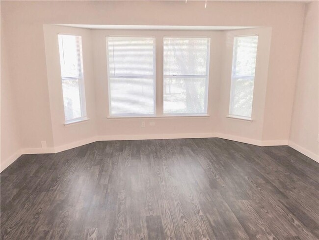 Building Photo - 8008 Nairn Dr