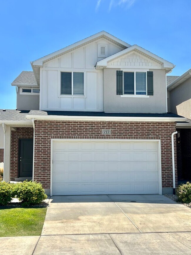 Building Photo - Draper Mills Townhome Available Soon!