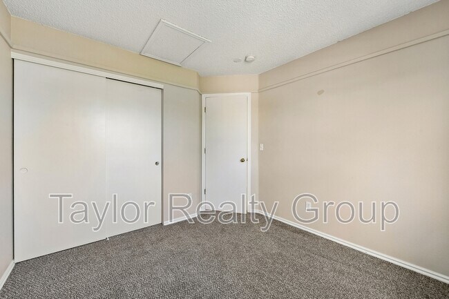 Building Photo - 8728 Starwood Ln