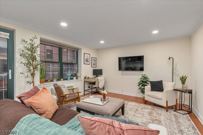 Building Photo - 7 Prospect St