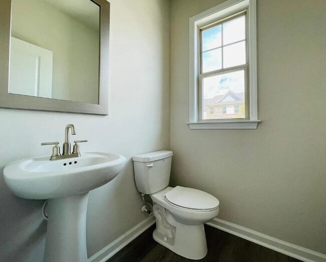 Building Photo - 3745 Davis Cir