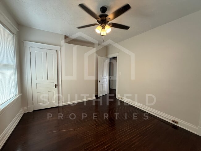 Building Photo - 1537 Ruth Ave