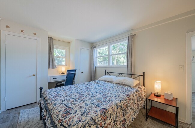 Building Photo - 1303 Chamisal Way