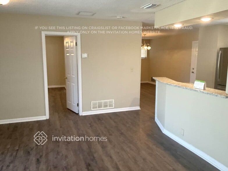 Building Photo - 2225 14th Ave SW