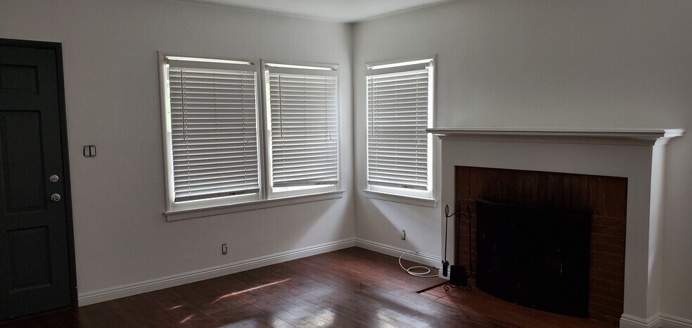 Building Photo - 3353 Brookhill St