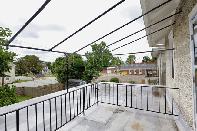 Building Photo - 2721 Garland Ave