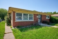 Building Photo - 7810 E Prairie Rd
