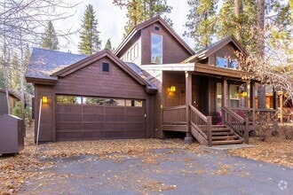 Building Photo - Amazing corporate housing! 3 bed 3 bath fu...