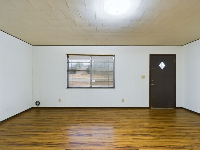 Building Photo - 74 NW Hills Dr