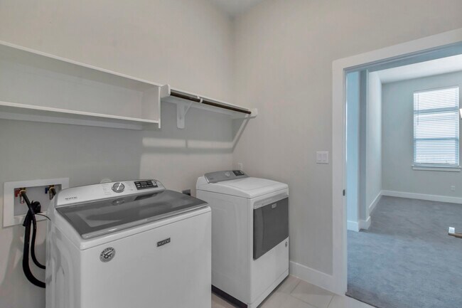 Building Photo - 120 Birkshire Dr