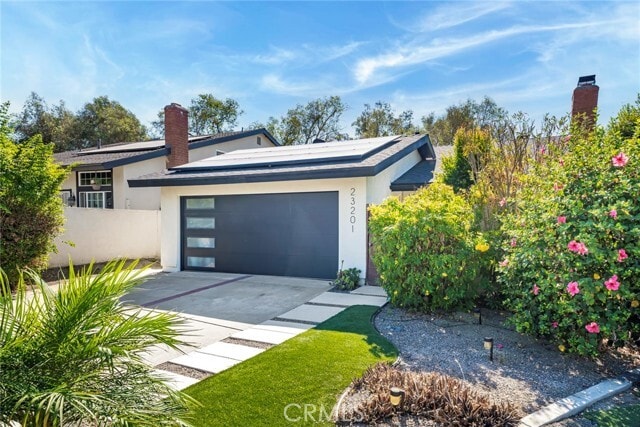 Building Photo - 23201 Vía Mirlo