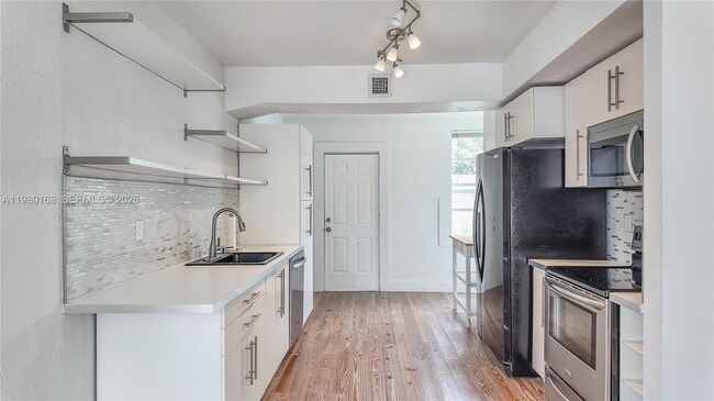 Building Photo - 1719 SW 15th St