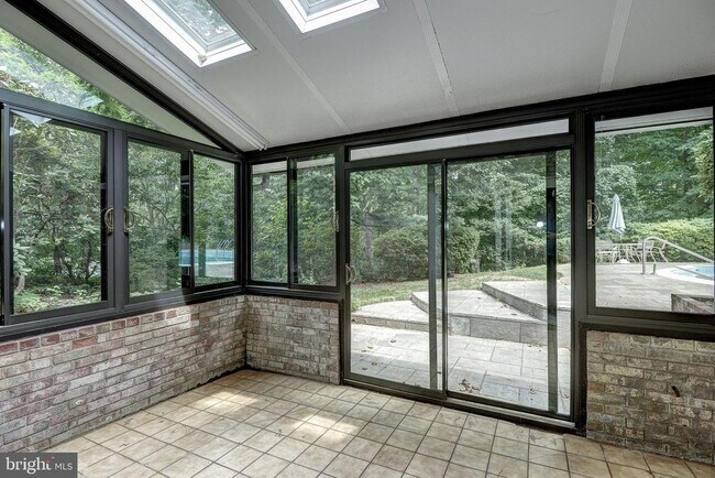 Building Photo - 929 Woburn Ct