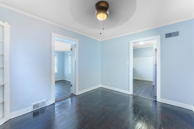 Building Photo - 2116 S 21st Ave