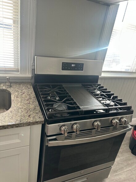 Building Photo - 19 Dodd St