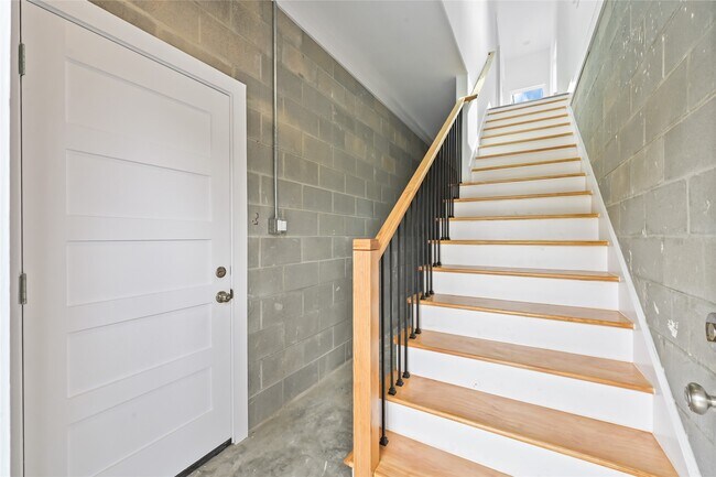 Building Photo - 4602 Clay St