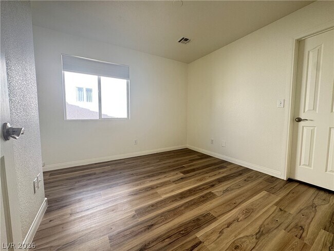Building Photo - 1078 Country Skies Ave