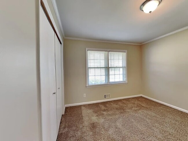 Building Photo - 4554 Wesley Dr