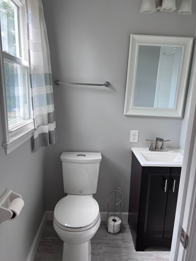 Building Photo - Charming 3Bed/3Bath SFH in Nottingham
