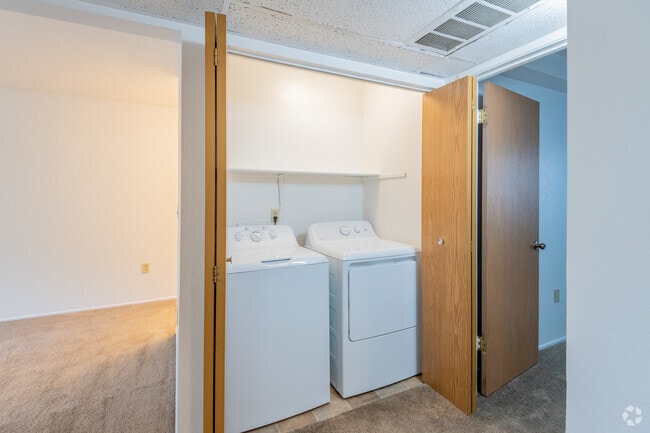 1BR, 1BA - Moria Garden Apartments