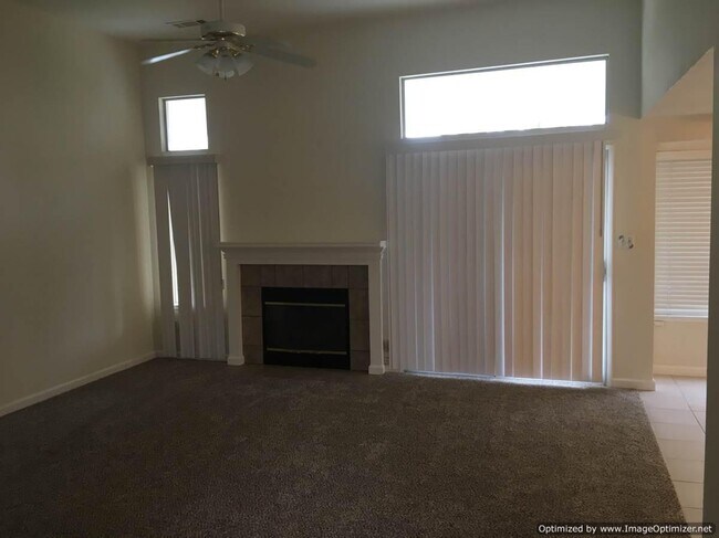 Building Photo - 530 W Alluvial Ave