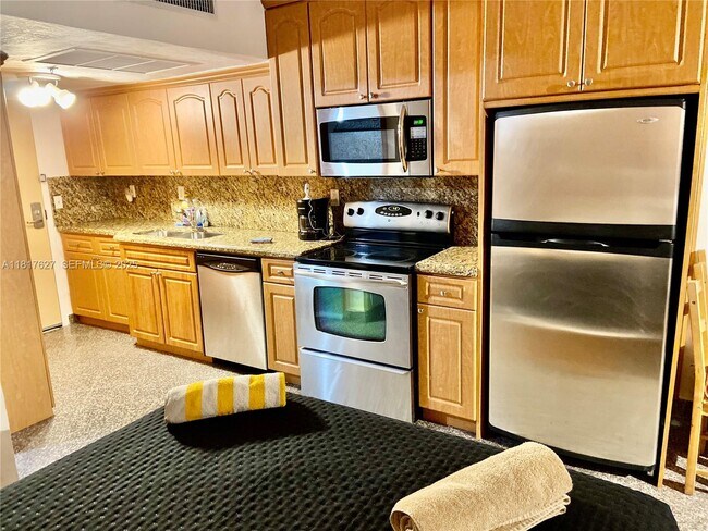 Building Photo - 19201 Collins Ave