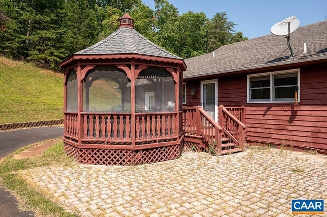 Building Photo - 4122 Green Creek Rd