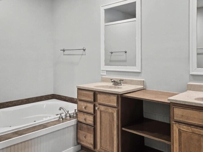 Building Photo - 6156-6158 Fairgrove St