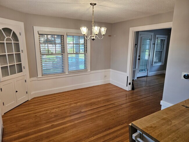 Building Photo - 14 John St