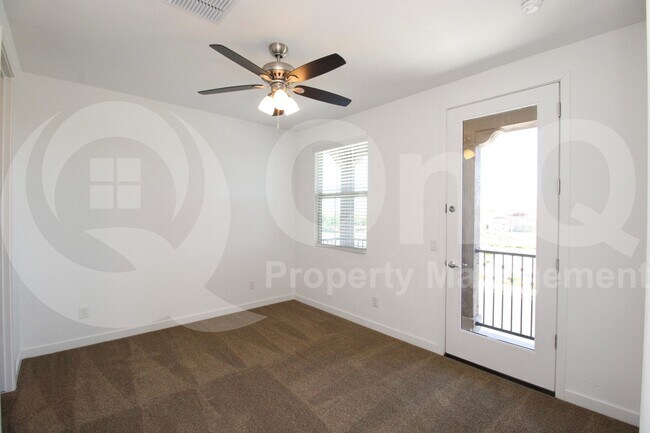 Building Photo - 2438 E Warbler Rd