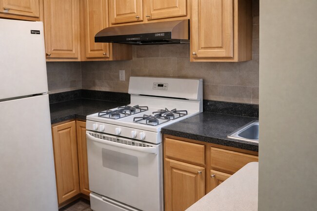 Building Photo - 234 Christian St