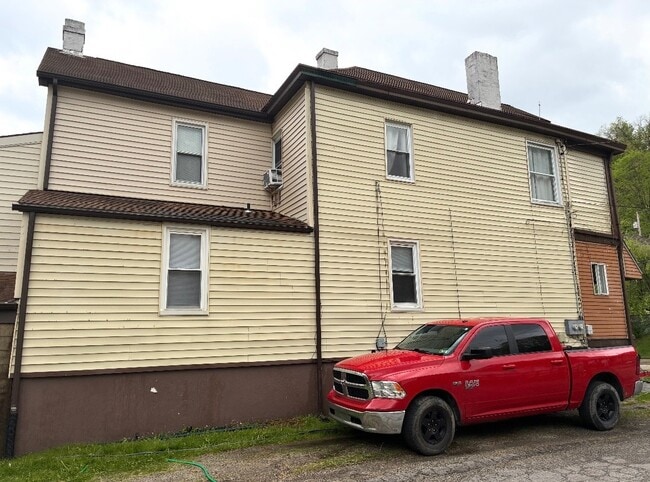 Building Photo - 39 Wagner St
