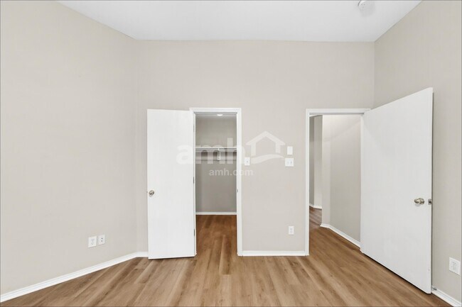 Building Photo - 6038 Mountain Mdw