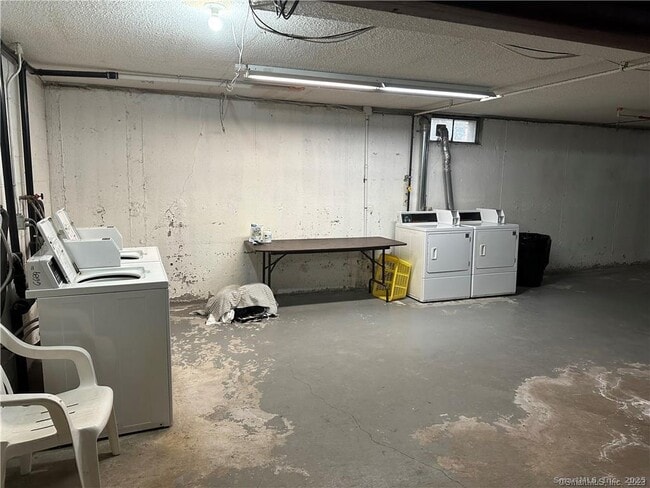 Building Photo - 47 Brewster Rd