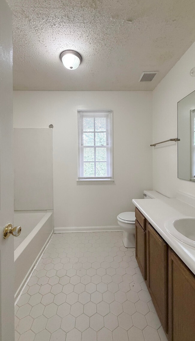 Building Photo - 2387 Riverchase Pl