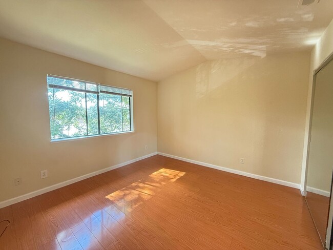 Building Photo - Fremont- Newly Upgraded, 2 Bed 2 Bath Cond...