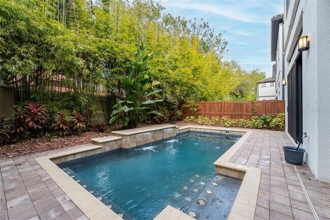 Building Photo - 8376 Via Vittoria Way