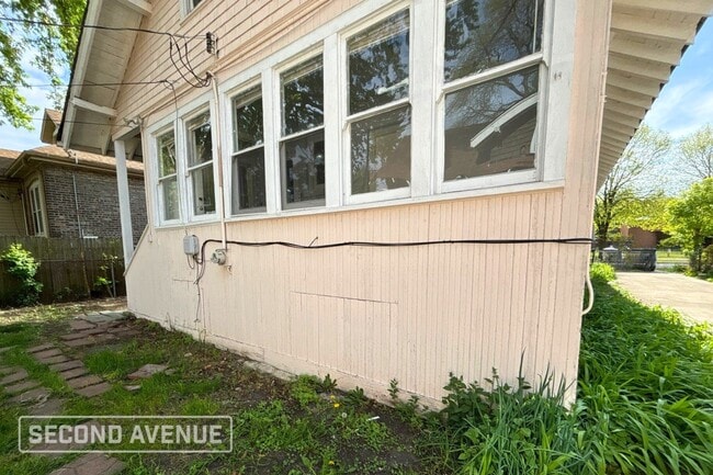 Building Photo - 10437 S Wallace St