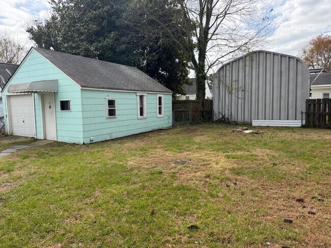 Building Photo - HIGHLAND BILTMORE - Two Bedroom Home