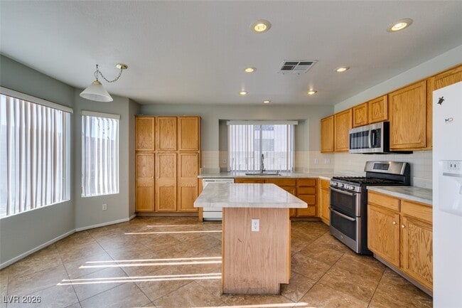 Building Photo - 7809 Calico Flower Ave