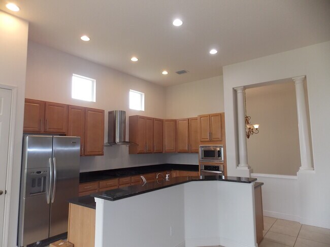 Building Photo - 1271 W Skyview Crossing Dr