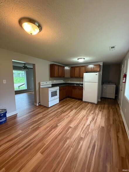 Building Photo - 1014 N Orris Dr