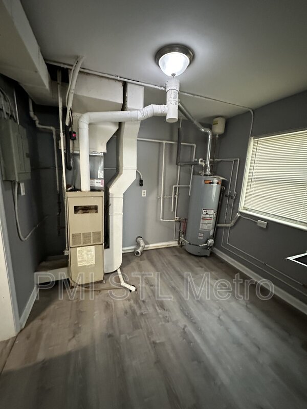 Building Photo - 705 Beardsley Ct