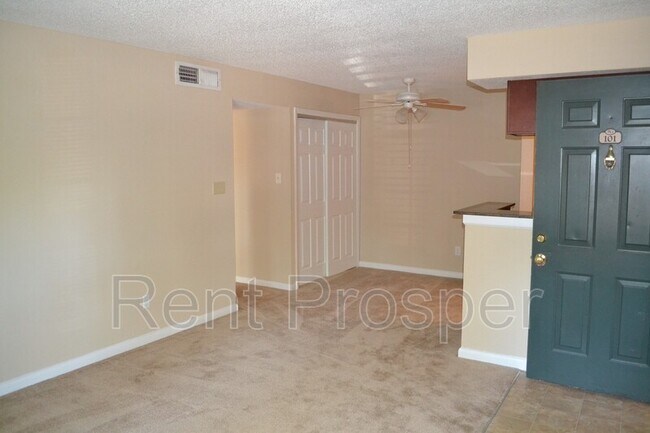 Building Photo - 4401 Thornbriar Ln