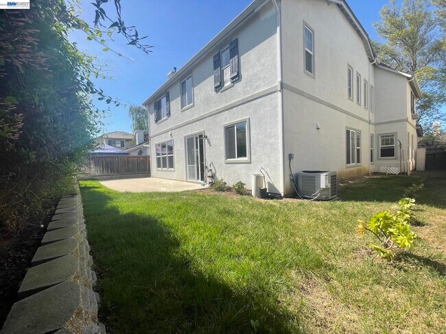 Building Photo - 1669 Marina Way